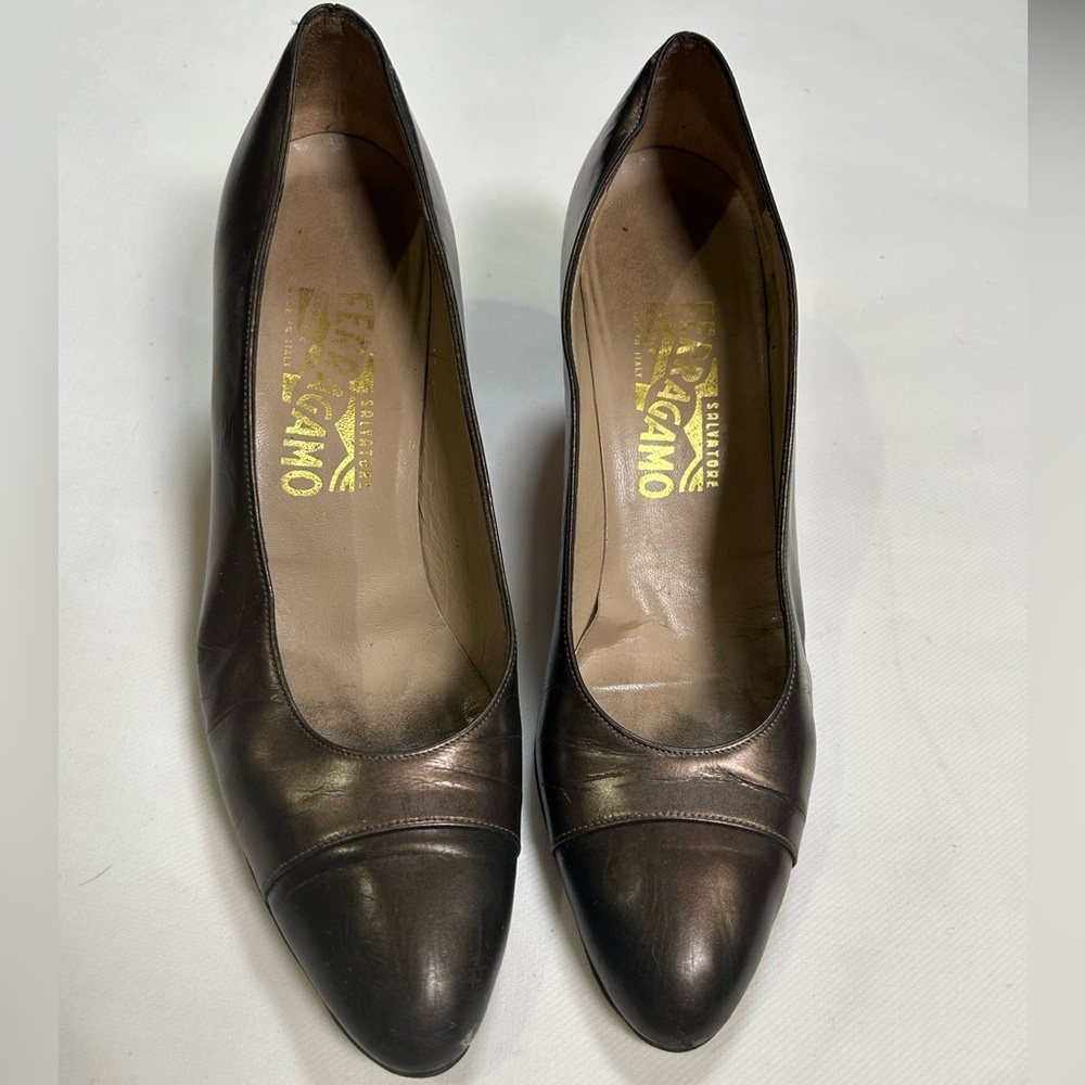 Vintage Salvatore Ferragamo two tone metallic pointed toe heels
